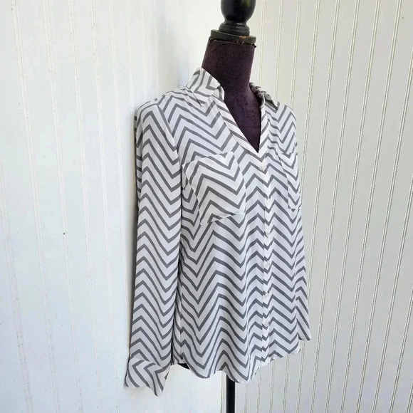 Express Blouse Button Up Womens Gray White Zig Zag The Portfolio Shirt Sz S - Picture 2 of 11